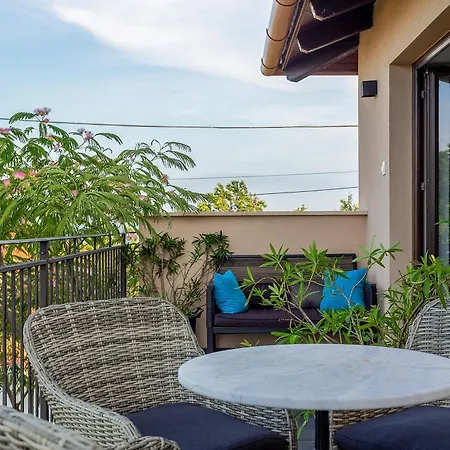 Azur Гостевой дом 3*