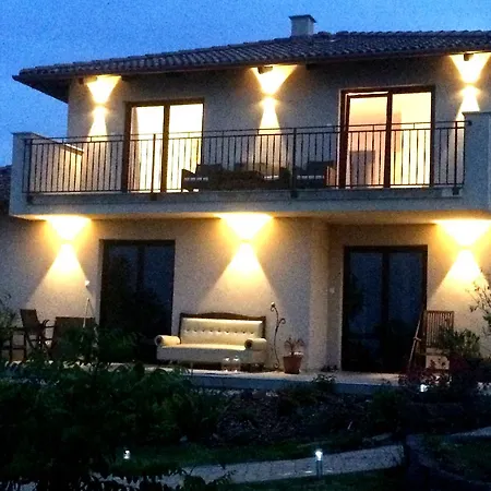 Azur بيت ضيافة 2*